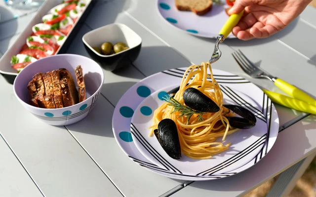 Berger Dots Melamin Geschirr-Set 16-tlg. Blau 8 Berger Dots Melamin Geschirr-Set 16-tlg. Blau – Bild 6